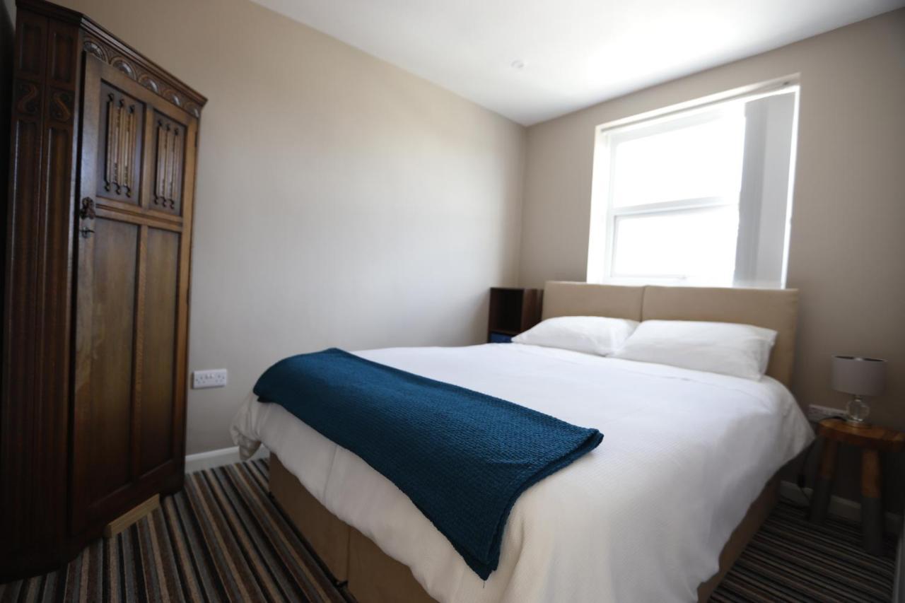 Seafarer'S View - 6 Bedroom Townhouse In Cowes, Parking & Seaviews. Cowes  Esterno foto