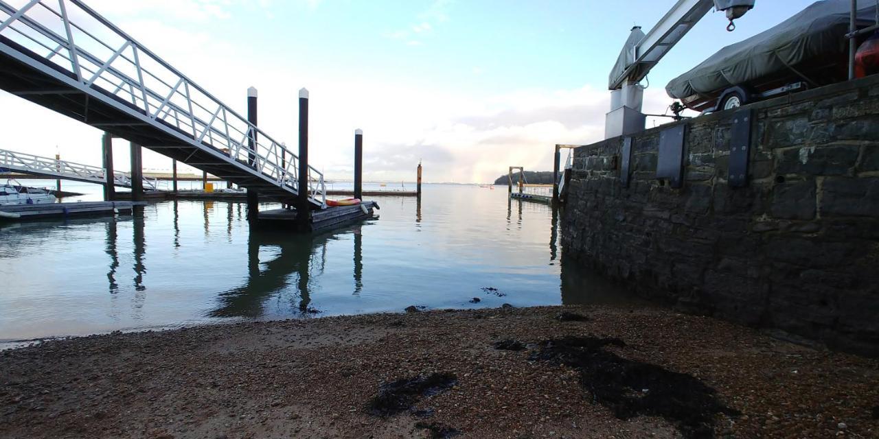 Seafarer'S View - 6 Bedroom Townhouse In Cowes, Parking & Seaviews. Cowes  Esterno foto
