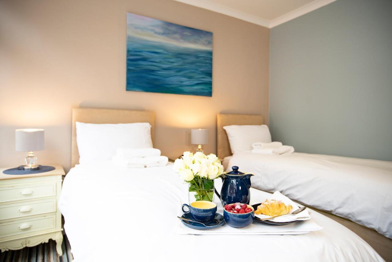 Seafarer'S View - 6 Bedroom Townhouse In Cowes, Parking & Seaviews. Cowes  Esterno foto