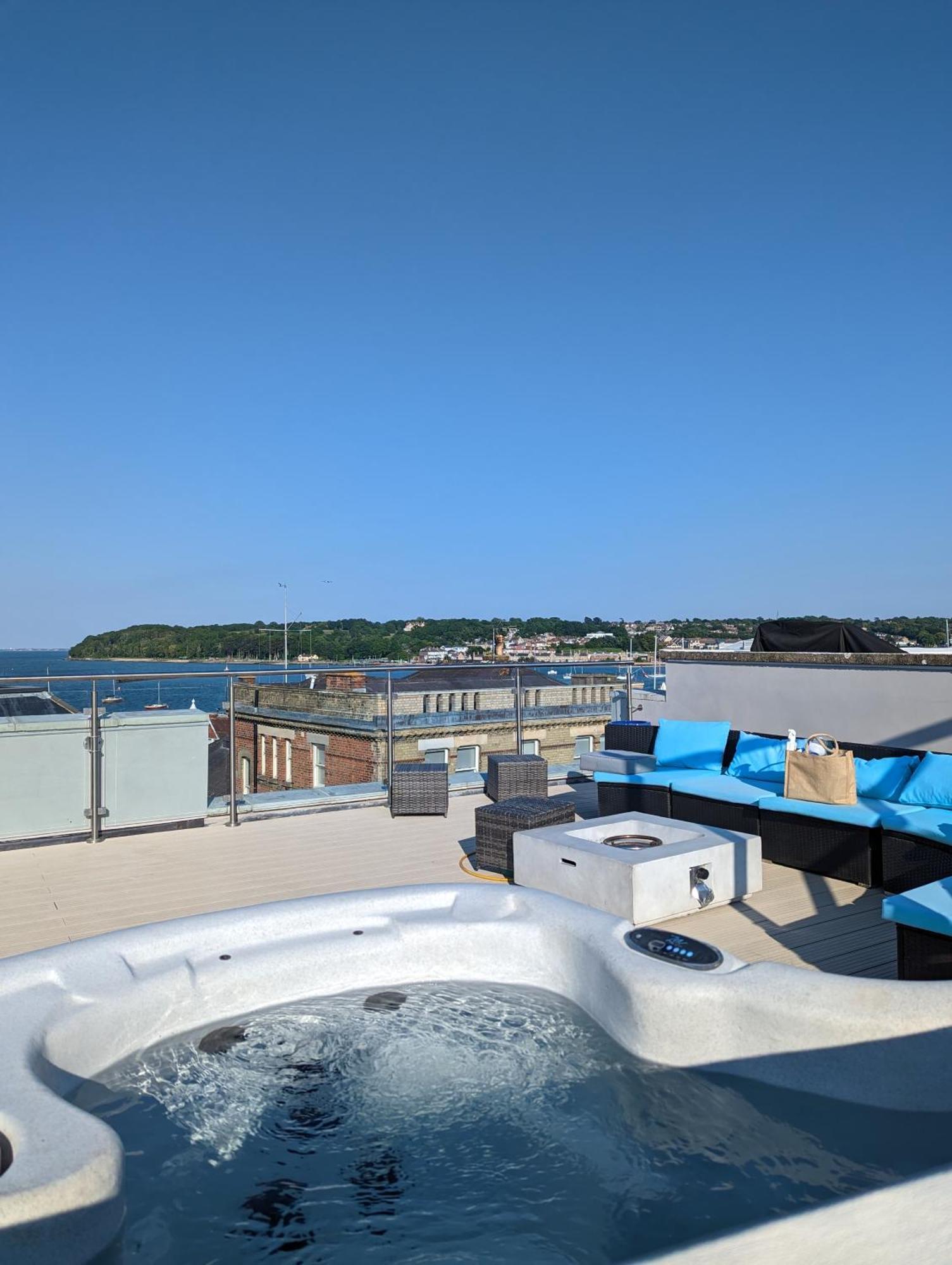 Seafarer'S View - 6 Bedroom Townhouse In Cowes, Parking & Seaviews. Cowes  Esterno foto